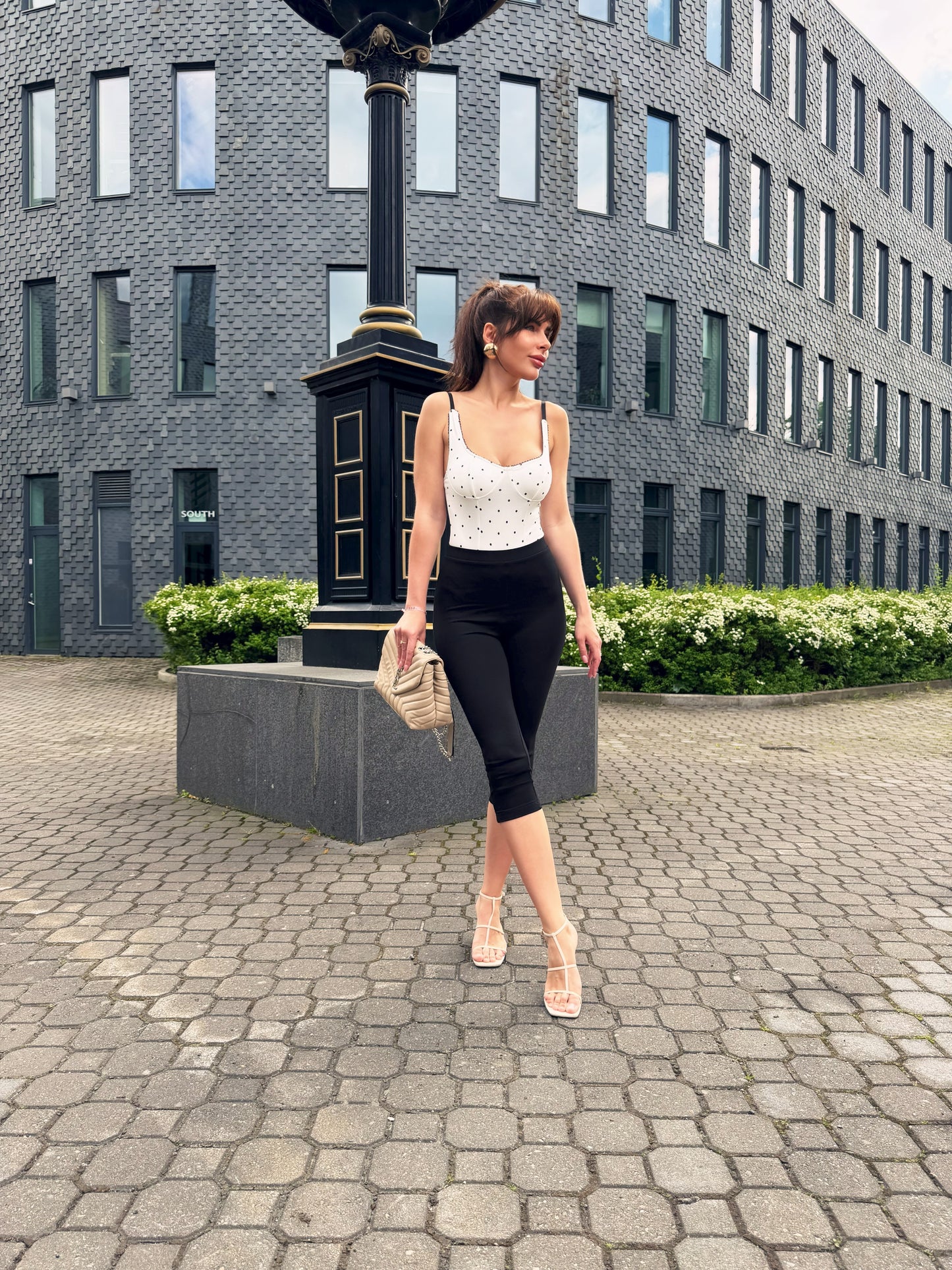 VOGE täpiline korsett-body