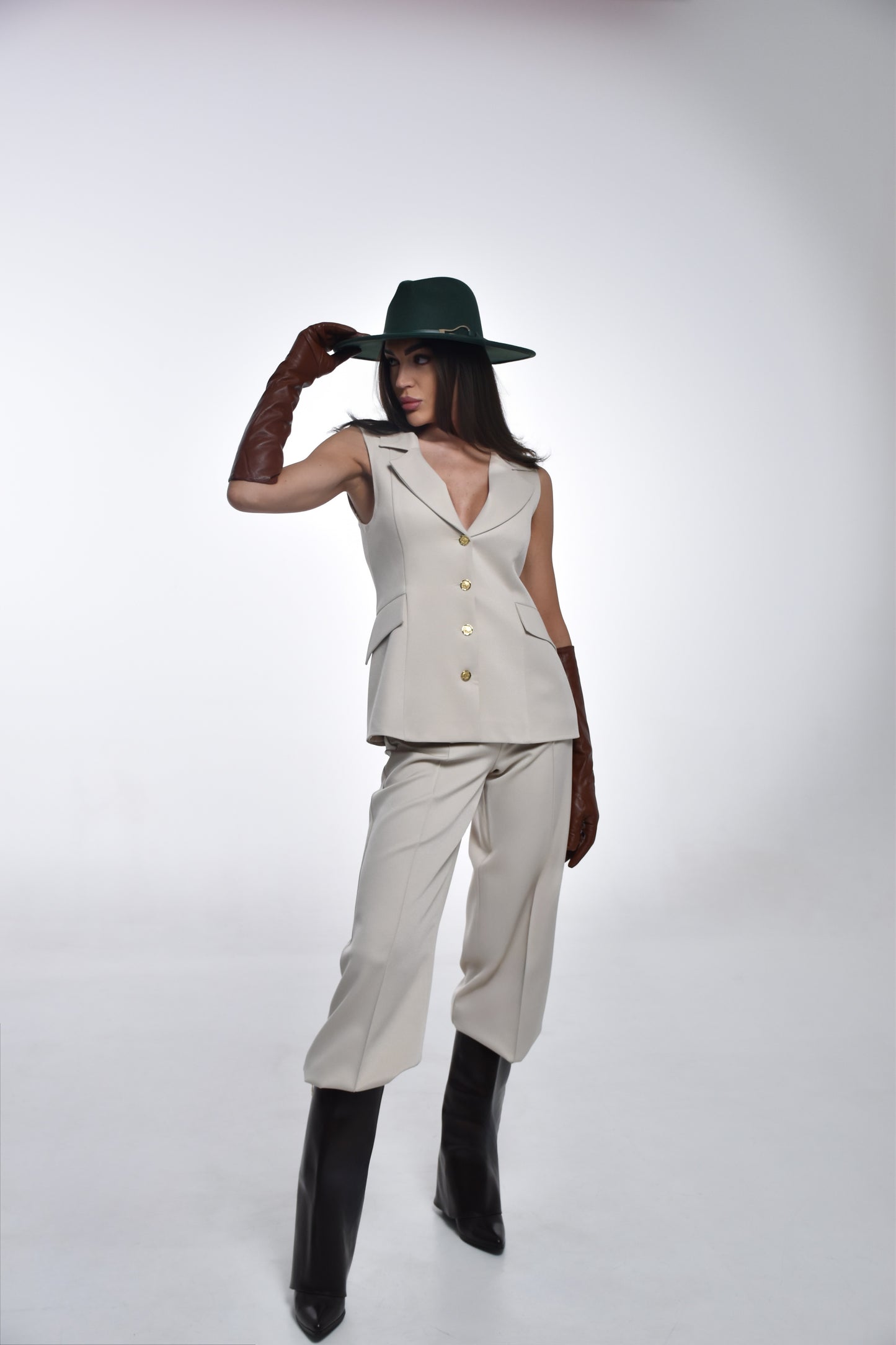 Klassikaline Kuldsete Nööpidega Vest - VOGE