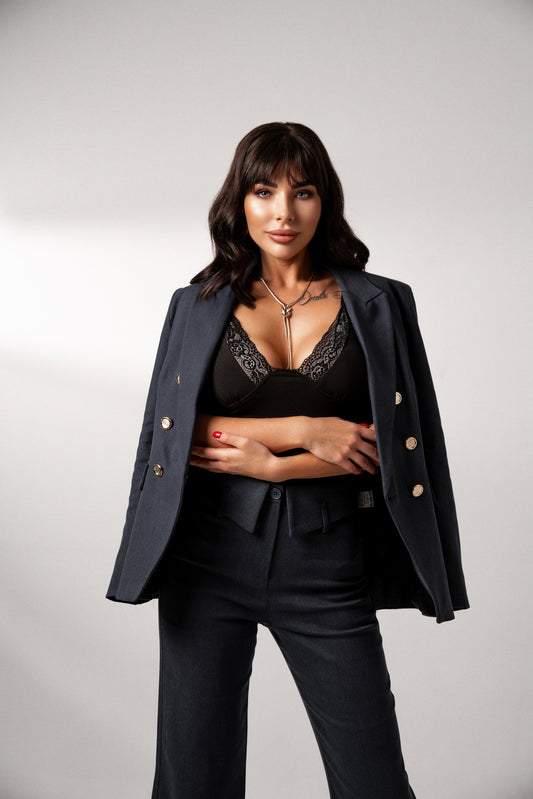 Double-Breasted Tailored Suit — VOGE