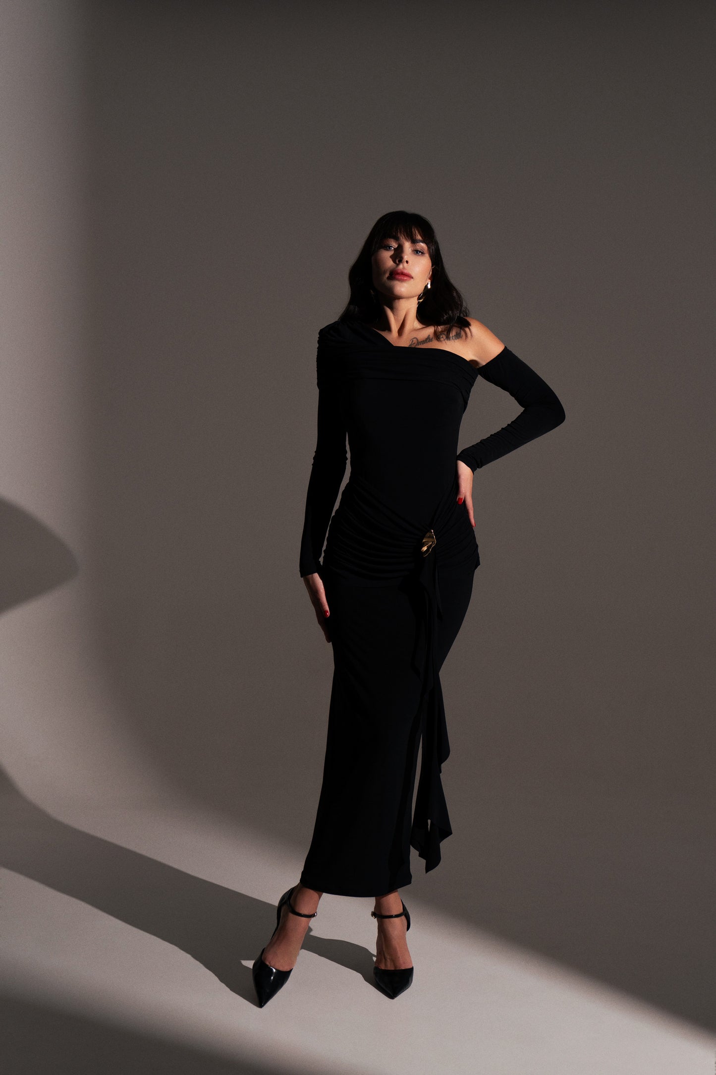 Black Noir Muse Üheõlaline Kleit – VOGE