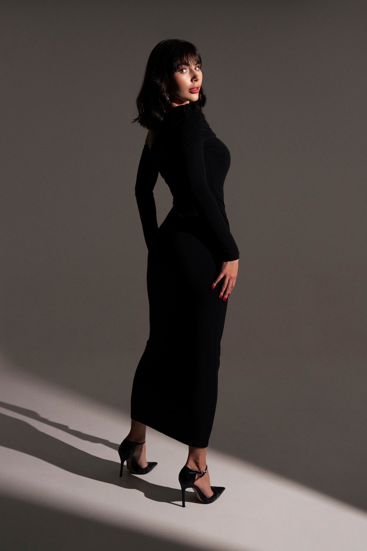 Black Noir Muse Üheõlaline Kleit – VOGE